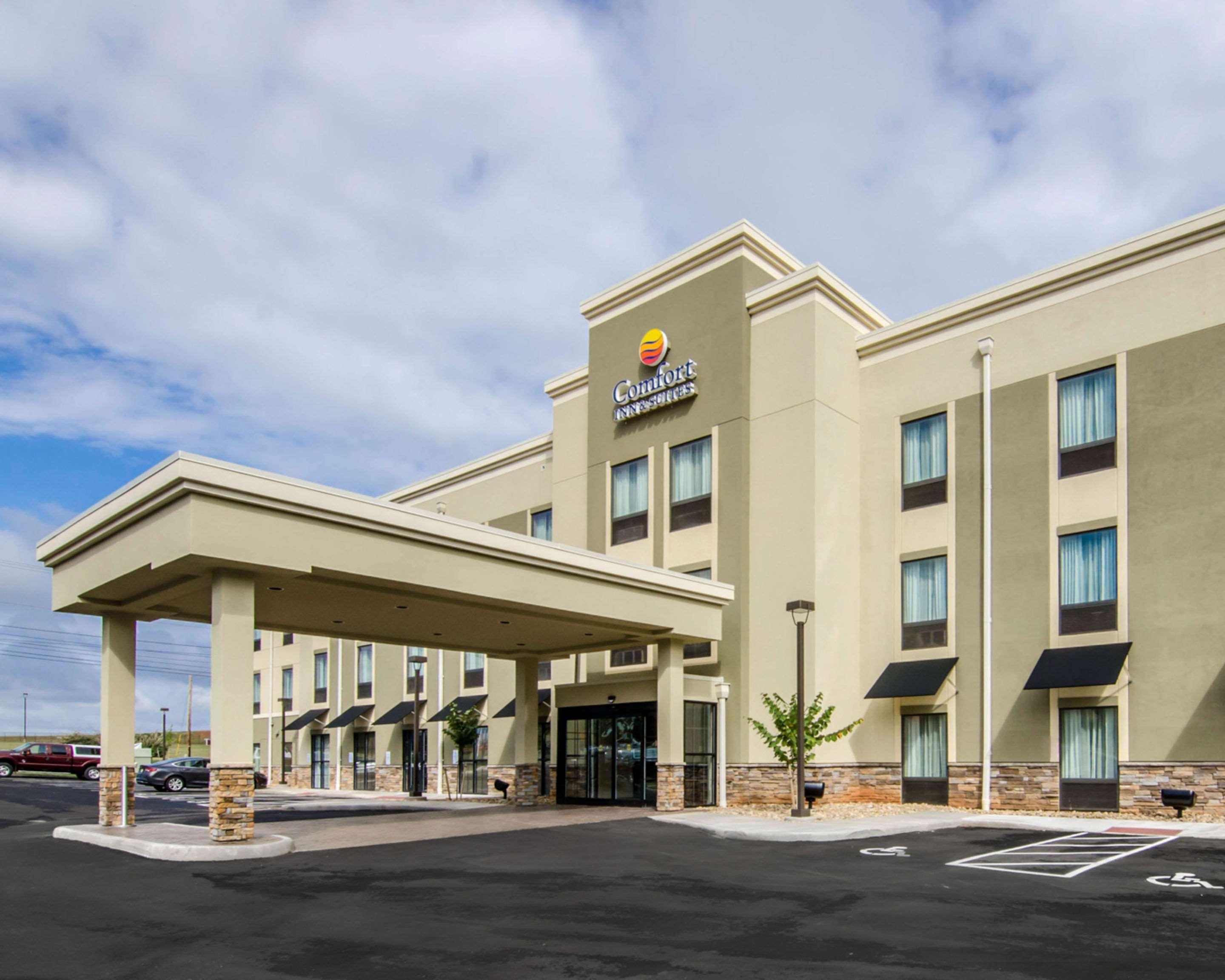 Comfort Inn & Suites Lynchburg Airport - University Area Экстерьер фото