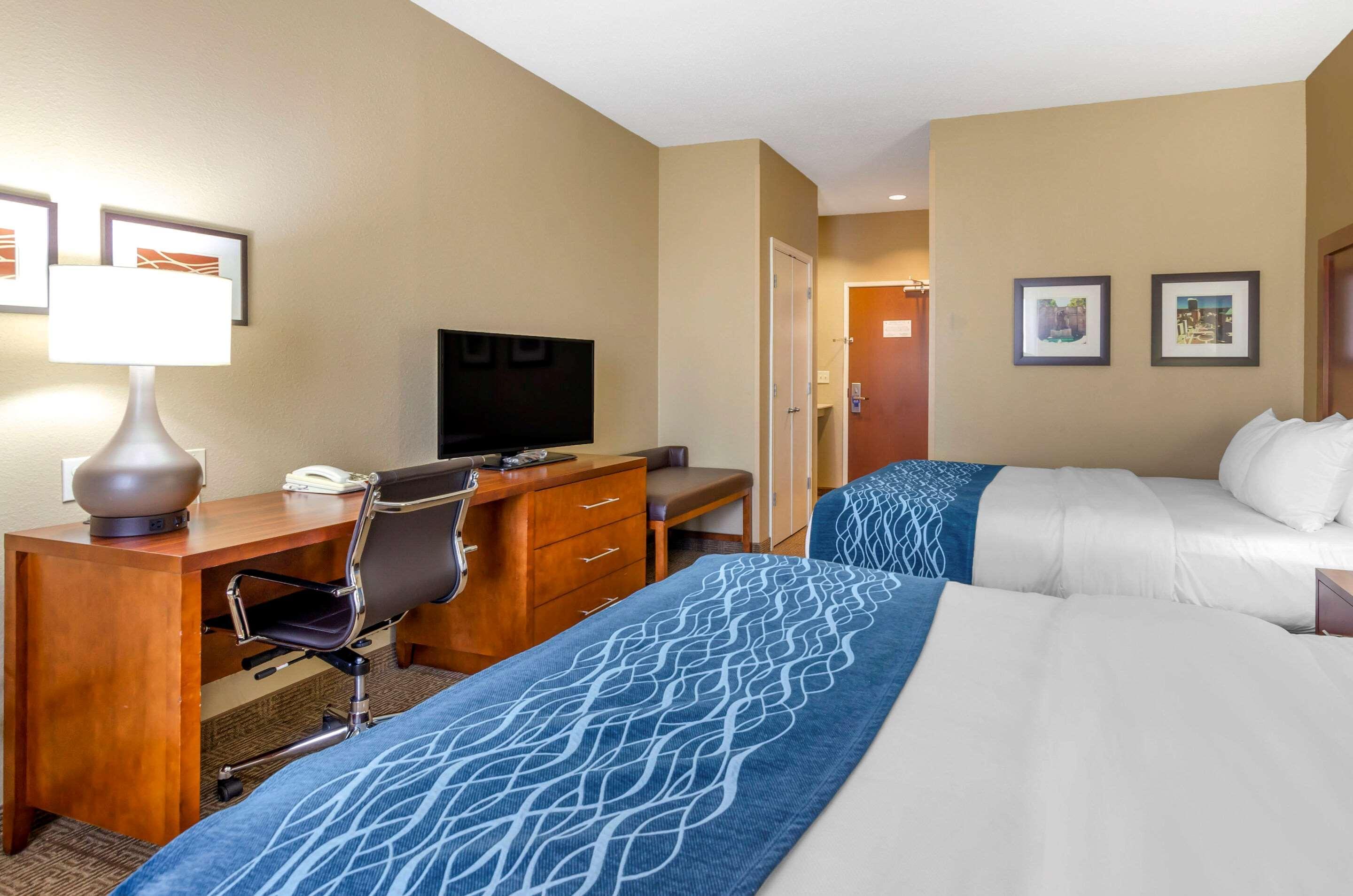 Comfort Inn & Suites Lynchburg Airport - University Area Экстерьер фото